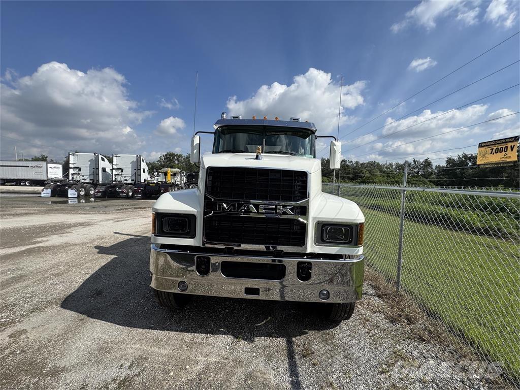 Mack PI64T Camiones tractor