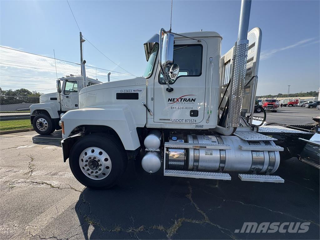 Mack PI64T Camiones tractor