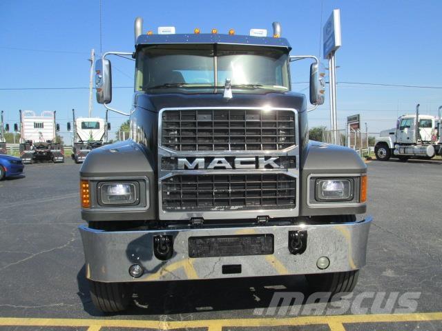 Mack PI64T Camiones tractor