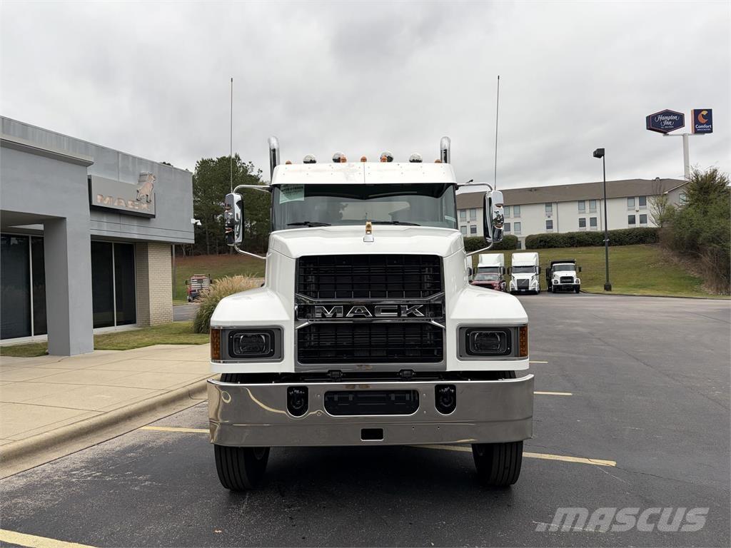 Mack PI64T Camiones tractor