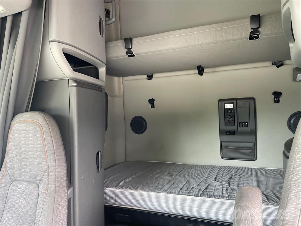 Volvo VNL64T760 Camiones tractor