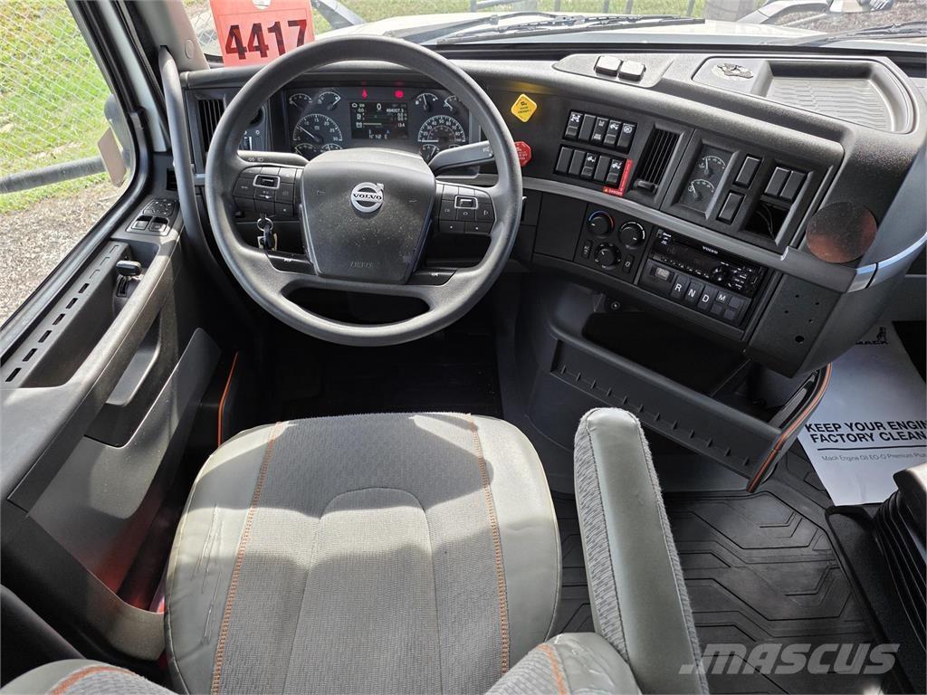 Volvo VNL64T760 Camiones tractor