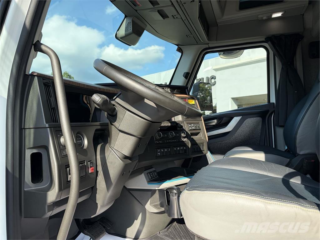 Volvo VNL64T860 Camiones tractor