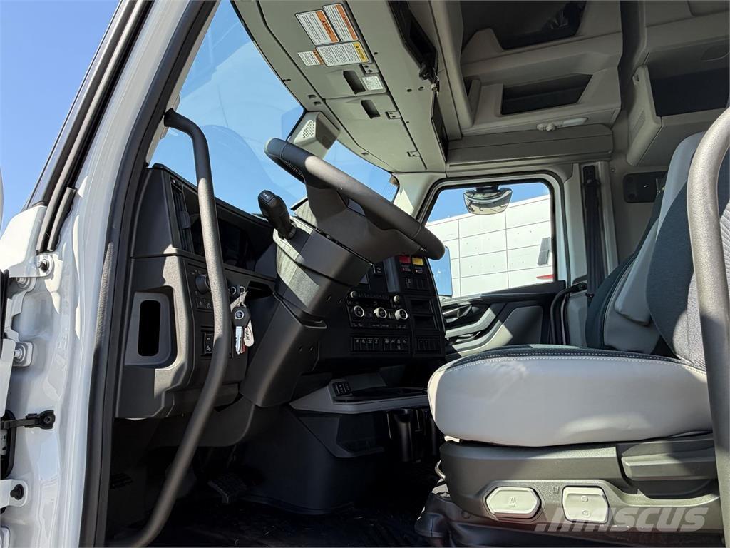 Volvo VNL64T860 Camiones tractor