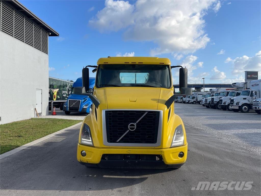 Volvo VNR64T300 Camiones tractor