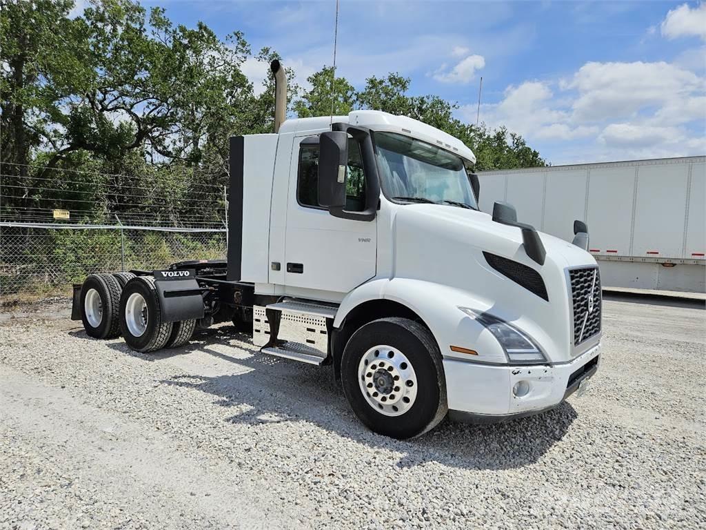 Volvo VNR64T300 Camiones tractor