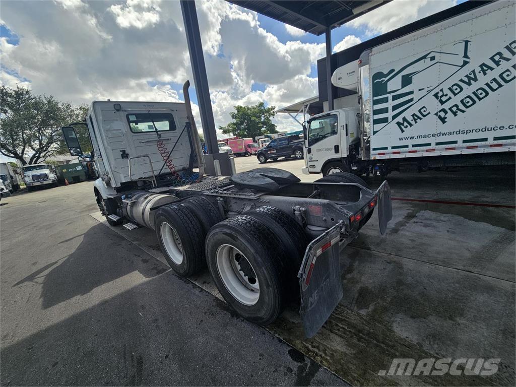 Volvo VNR64T300 Camiones tractor