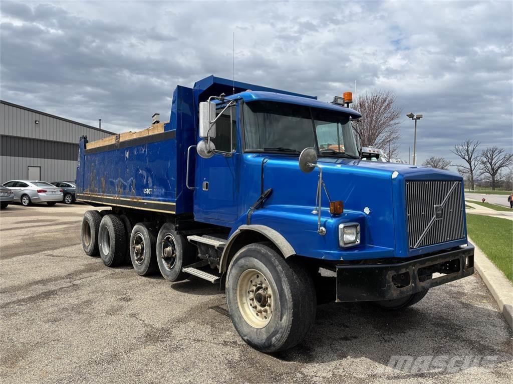 Volvo WG64T Bañeras basculantes usadas