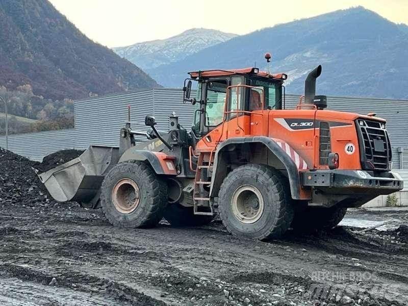 Doosan DL300 Cargadoras sobre ruedas