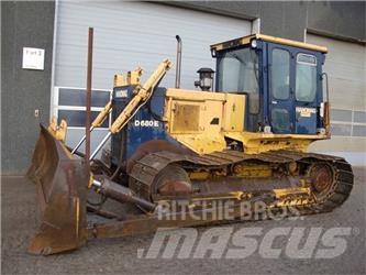 Hanomag D680E Buldozer sobre oruga