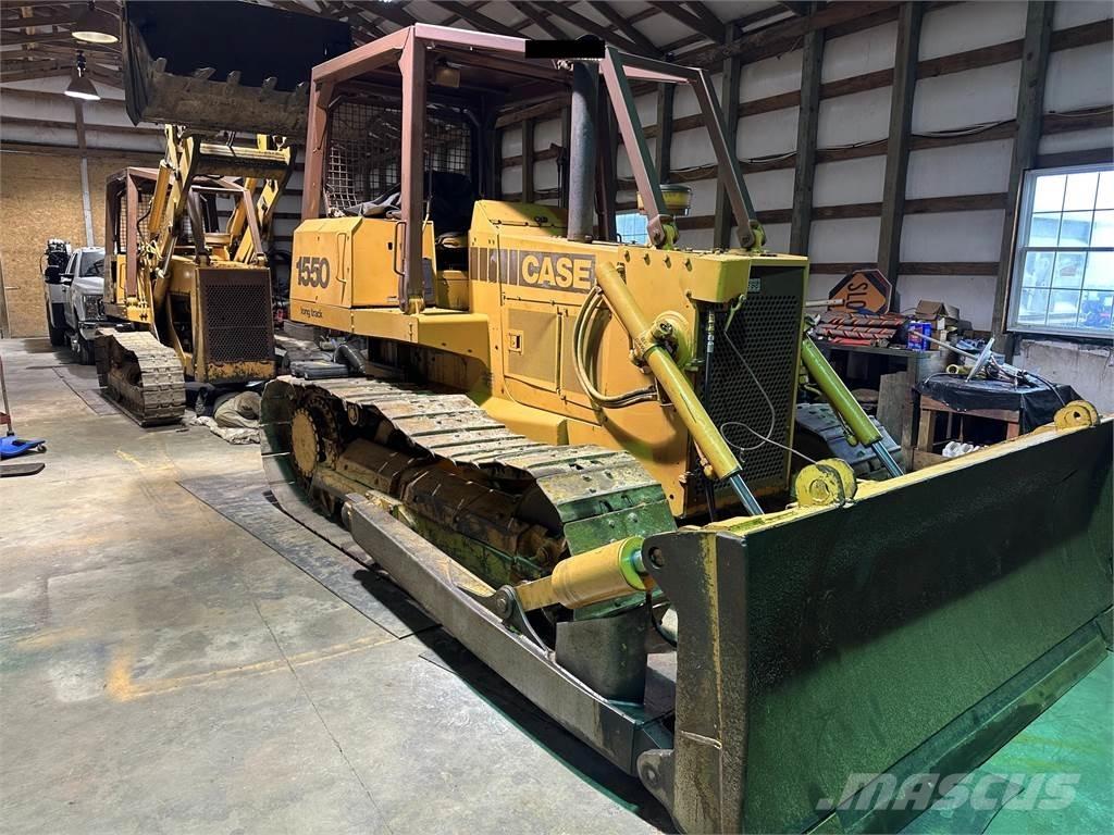 CASE 1550 Buldozer sobre oruga