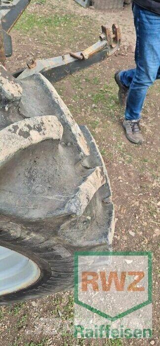 Continental 280/85 R28 Ruedas