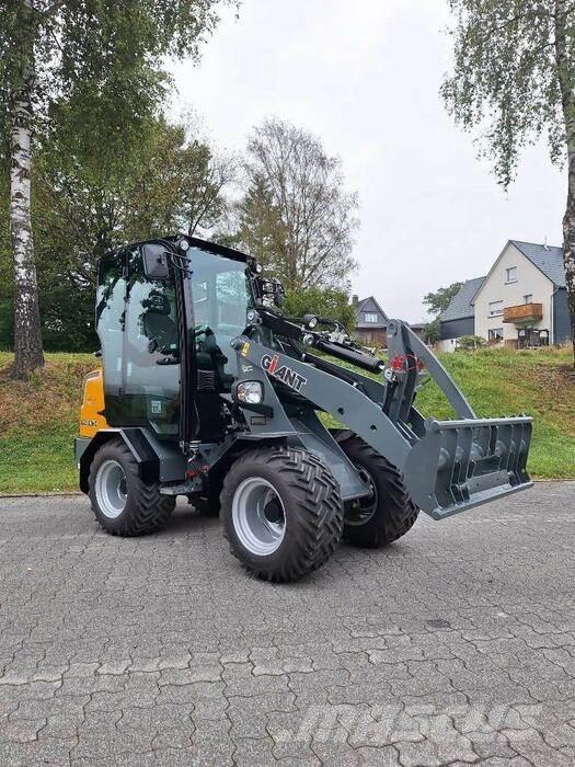 GiANT G2300 HD Cargadoras sobre ruedas