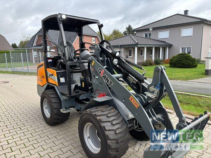 GiANT G2700 HD+ Cargadoras sobre ruedas