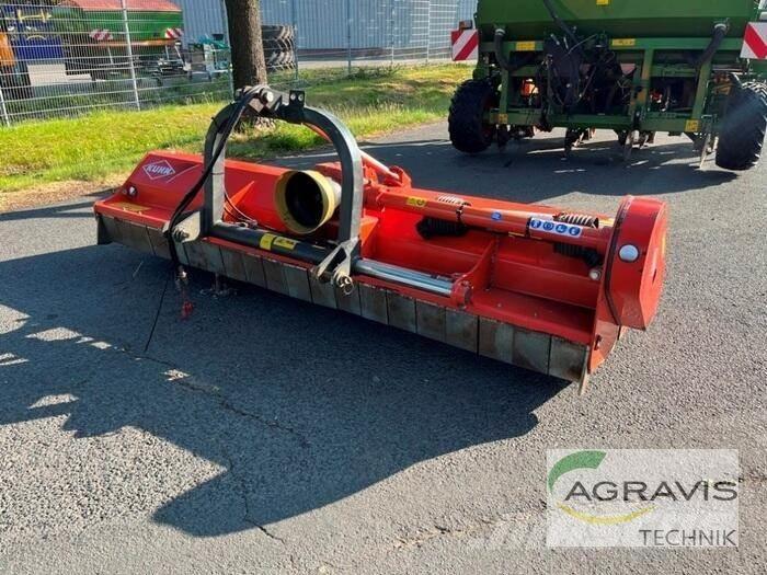 Kuhn BP 28 Segadoras y cortadoras de hojas para pasto