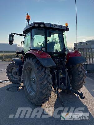 Massey Ferguson 5713S Tractores