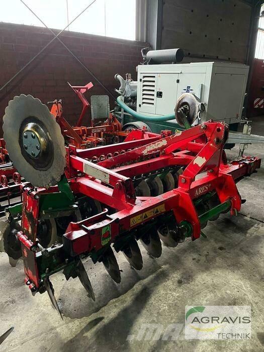 Unia ARES 3 TXL Gradas