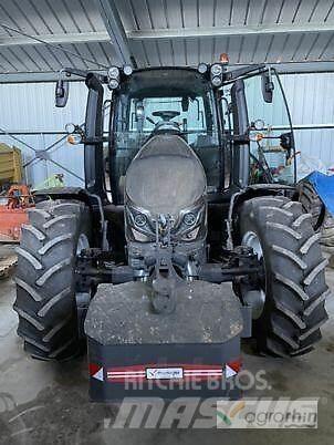 Valtra G125 Tractores