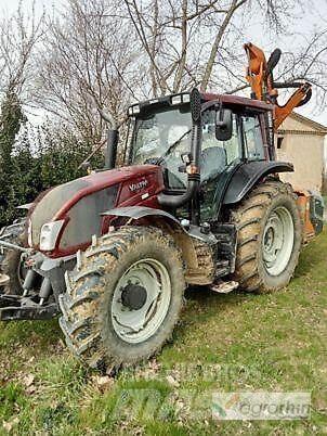 Valtra N113H5 Tractores