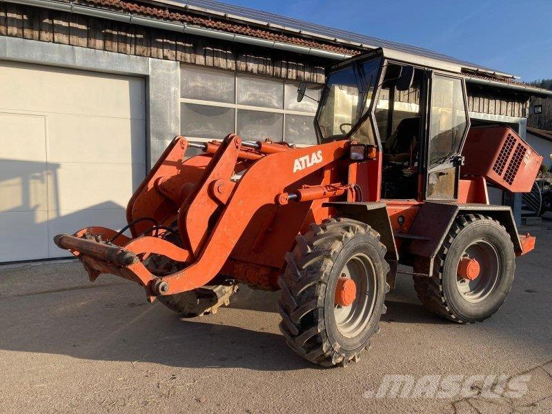 Atlas AR 82 E Cargadoras sobre ruedas