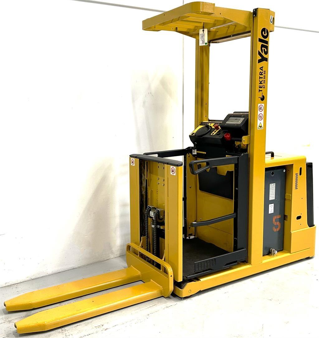 Yale MO10E-SL Montacargas recogepedidos de media altura