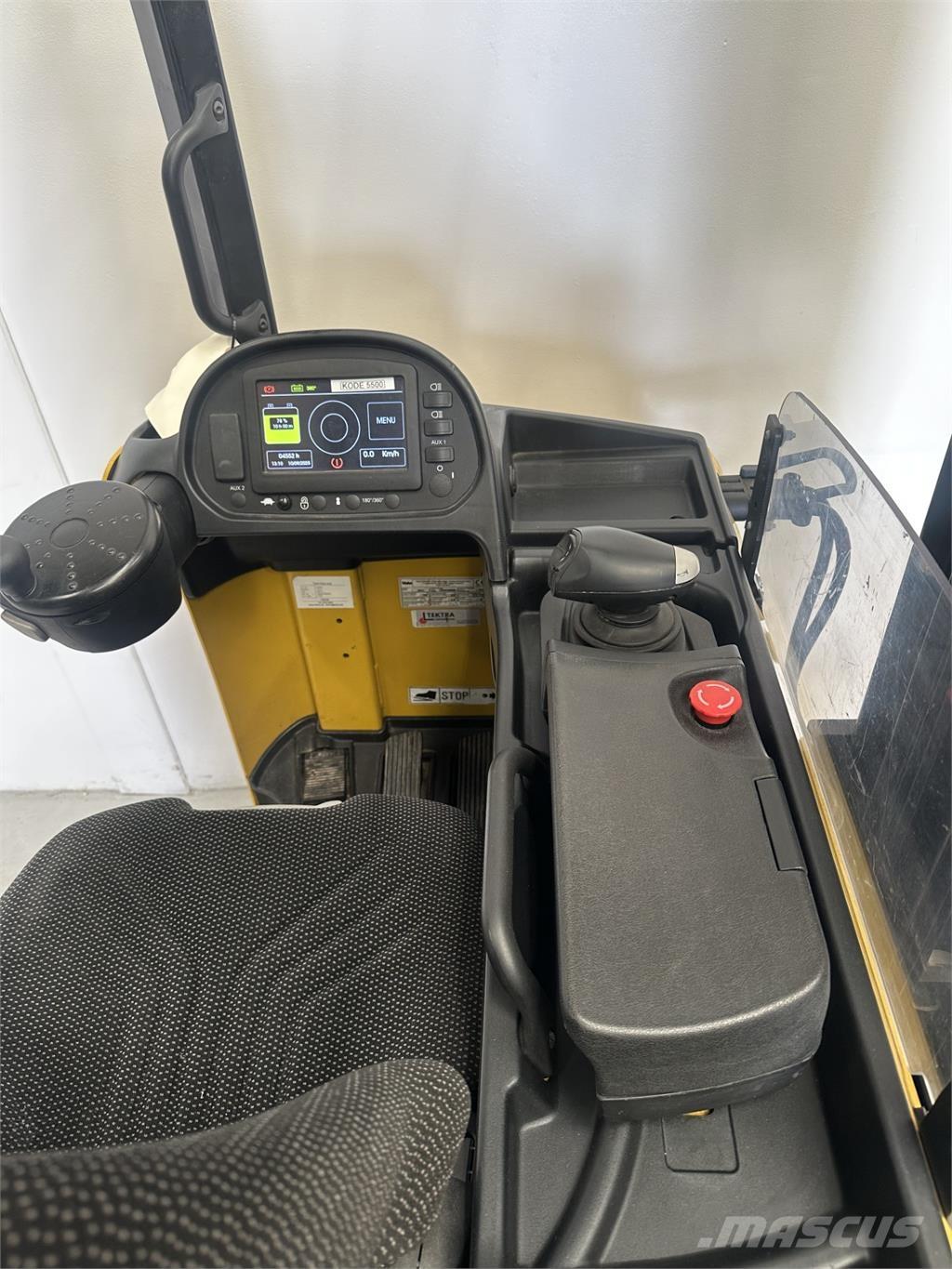 Yale MR14 Montacargas de alcance de gran altura