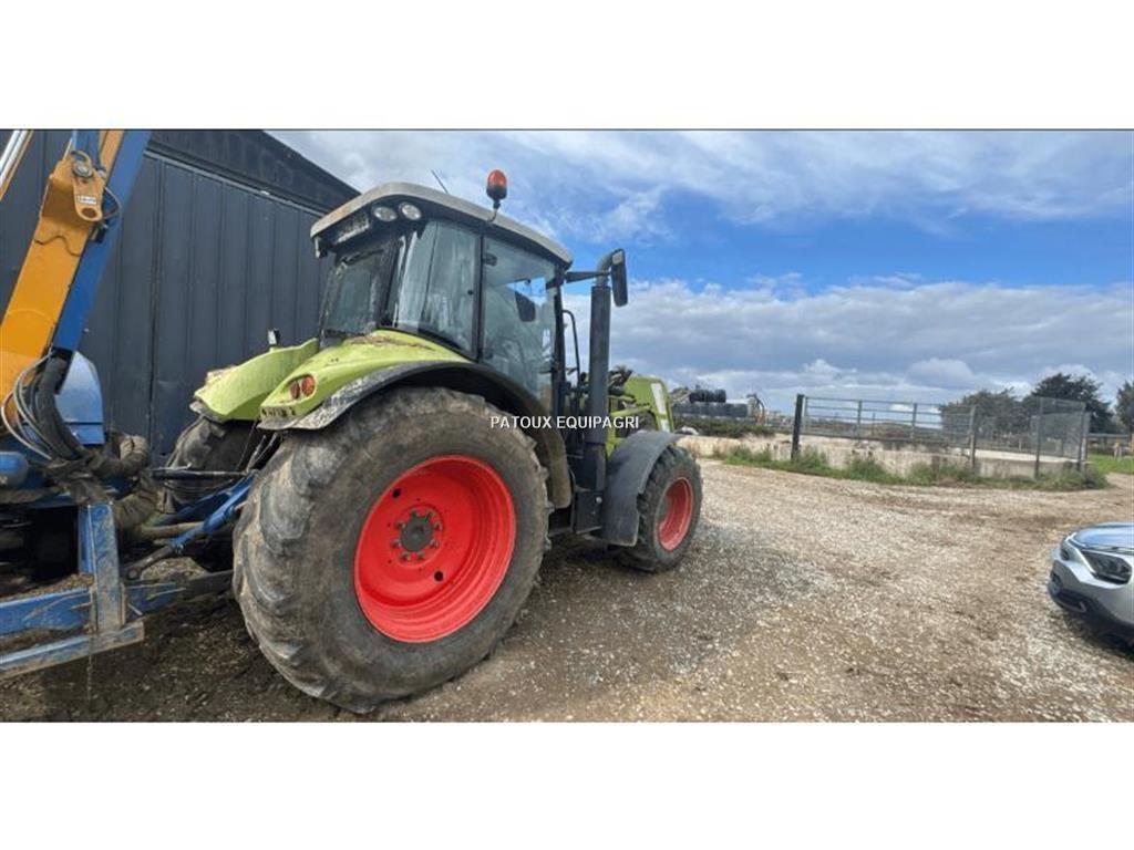 CLAAS ARION640 Tractores
