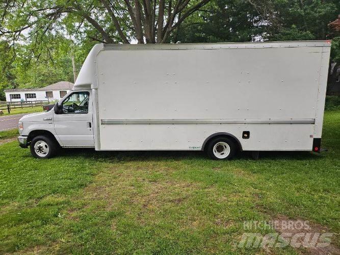 Ford E350 Camiones con caja de remolque