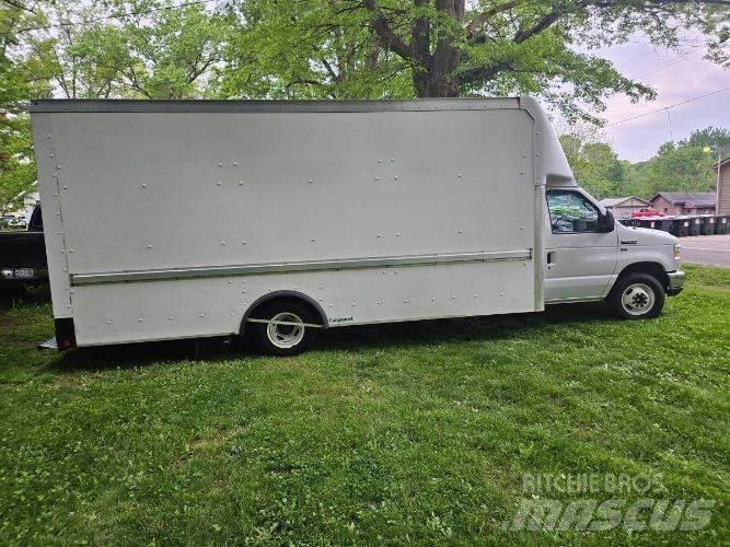 Ford E350 Camiones con caja de remolque