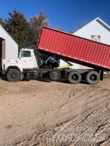 Ford L8000 Camiones para granja y transporte de granos