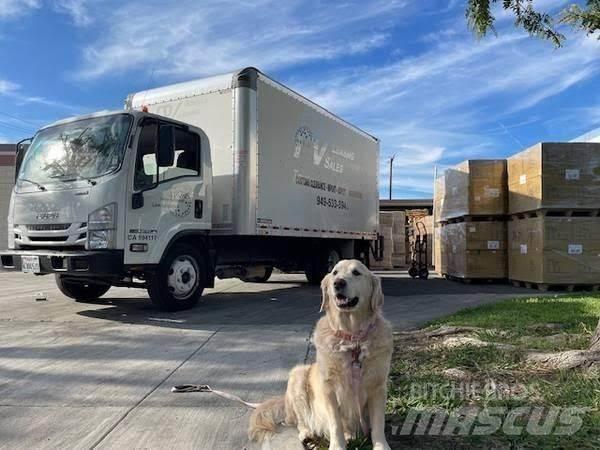 Isuzu NPR Camiones con caja de remolque