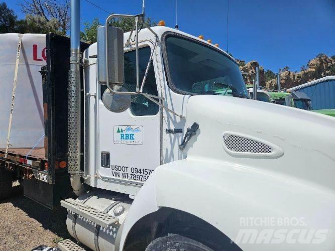 Kenworth T300 Camiones tractor