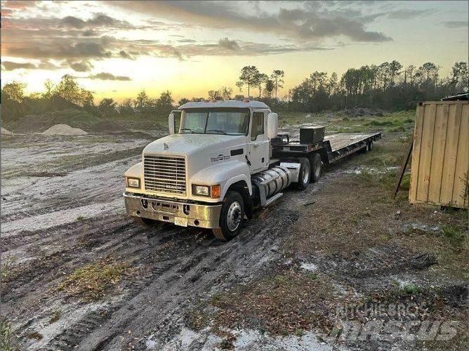 Mack Pinnacle Camiones tractor