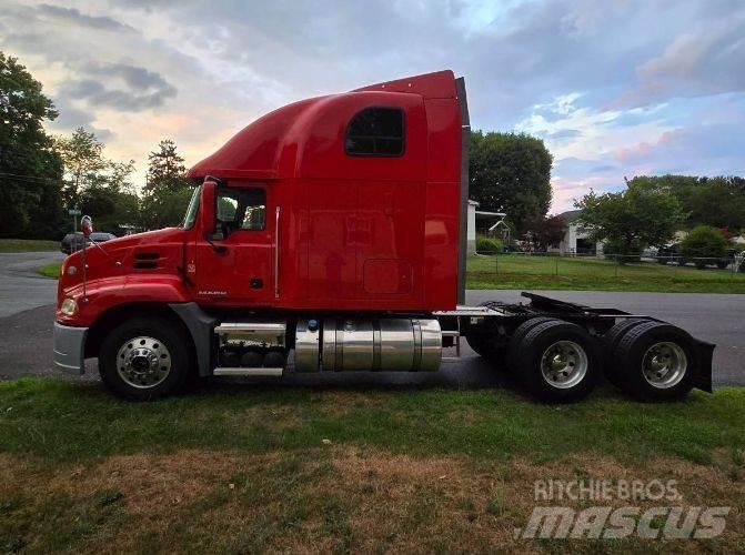 Mack Pinnacle Camiones tractor