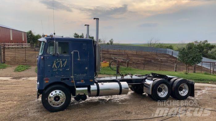 Peterbilt 352 Camiones tractor