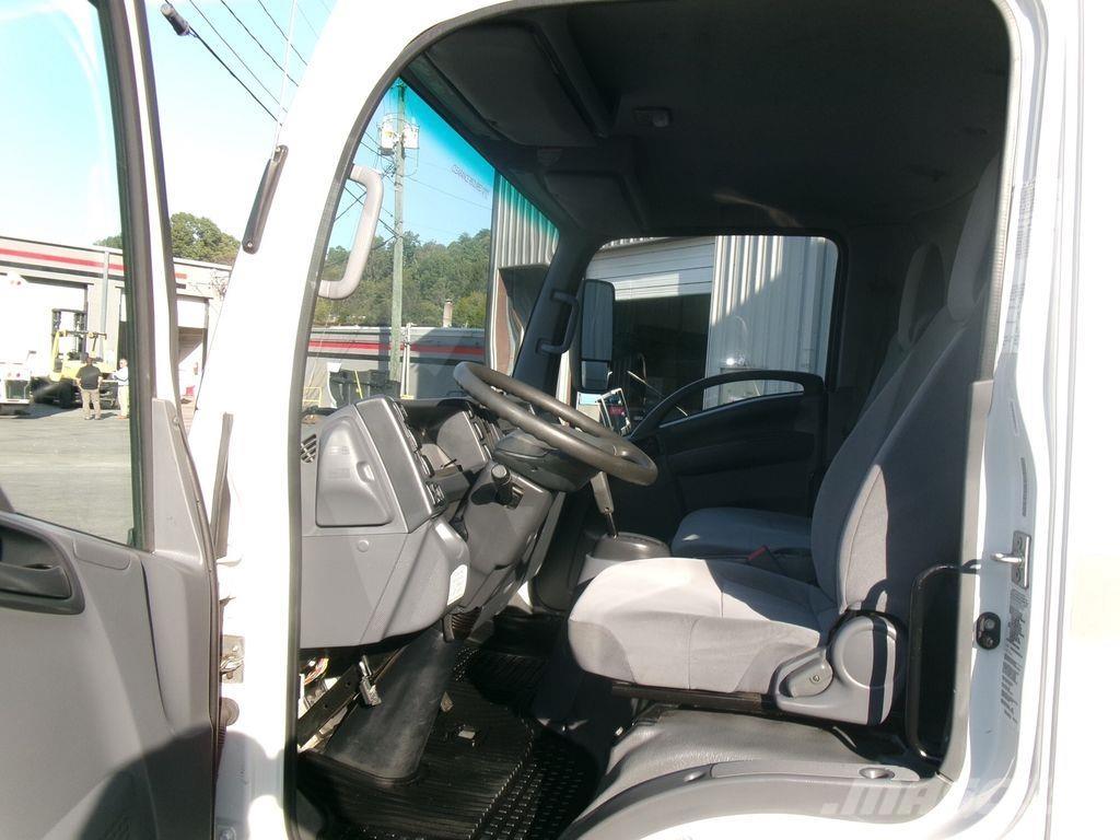 Isuzu NPR Camiones con caja de remolque