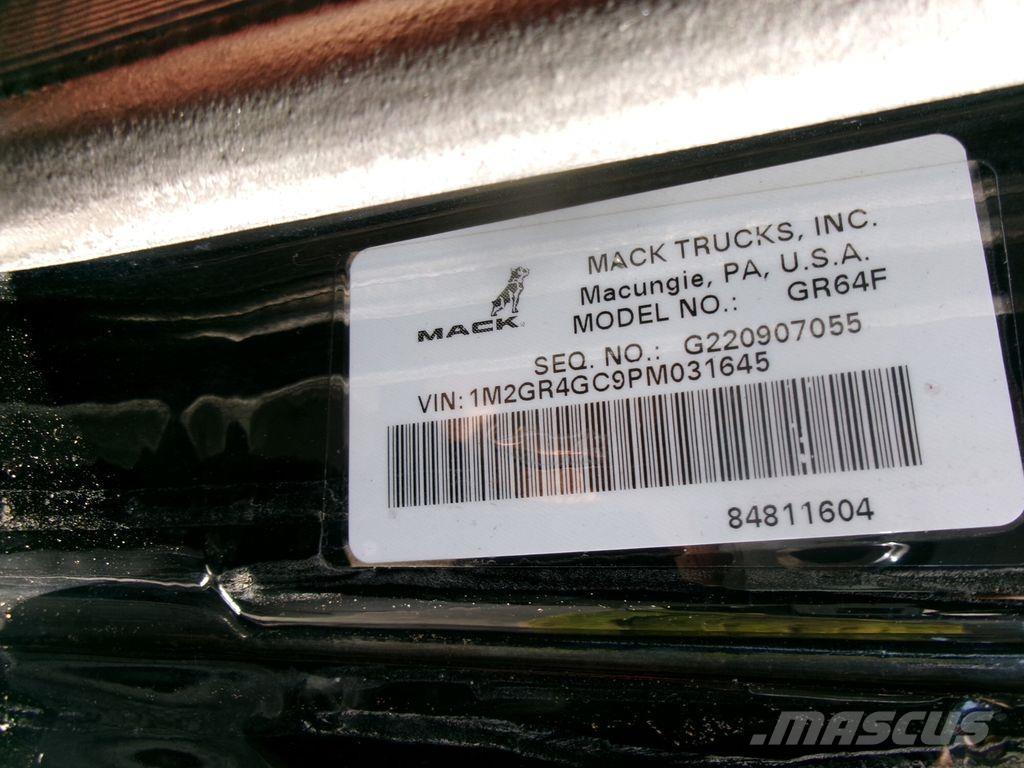 Mack GR64F Bañeras basculantes usadas