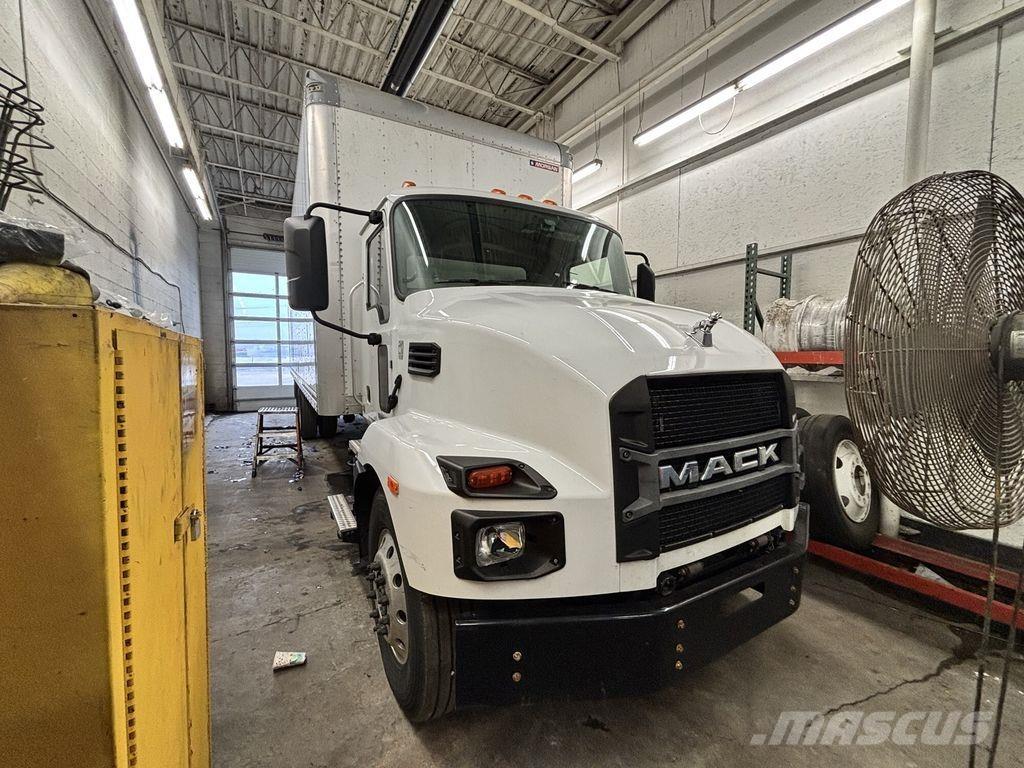 Mack MD6 Camiones con caja de remolque