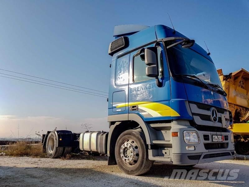 Mercedes-Benz 18.46 Camiones con chasís y cabina