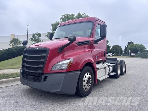 Freightliner CASCADIA 126 Camiones tractor