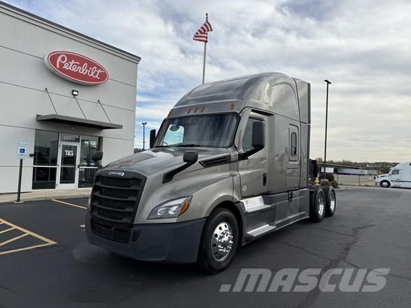 Freightliner CASCADIA 126 Camiones tractor