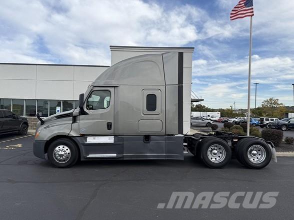 Freightliner CASCADIA 126 Camiones tractor