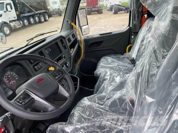 Peterbilt 536 Camiones con chasís y cabina