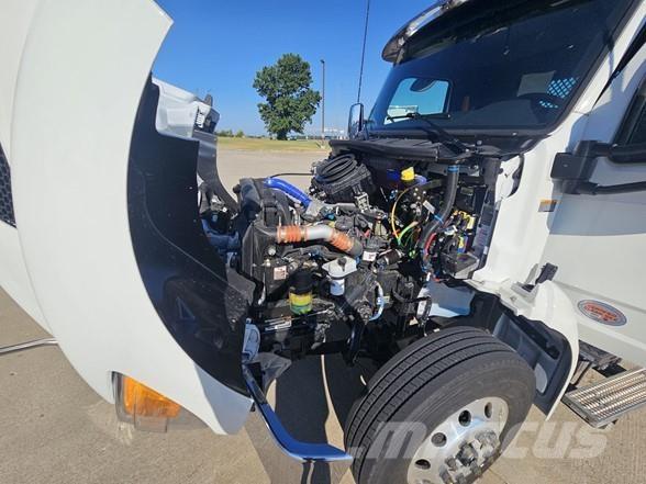 Peterbilt 536 Camiones de cama baja