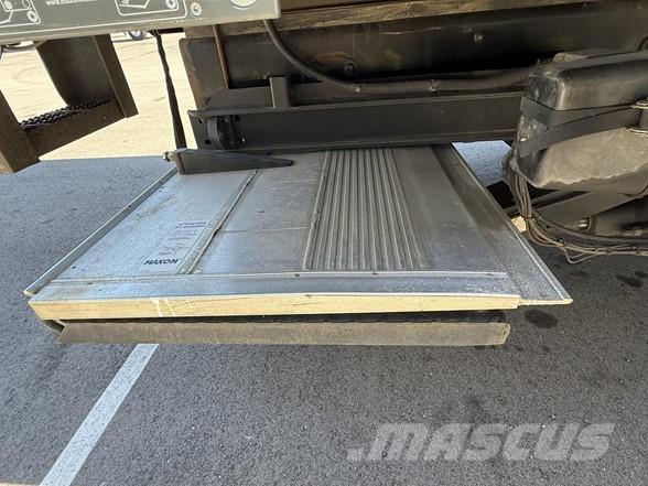 Peterbilt 537 Camiones con caja de remolque