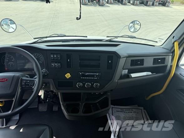 Peterbilt 537 Camiones de cama baja