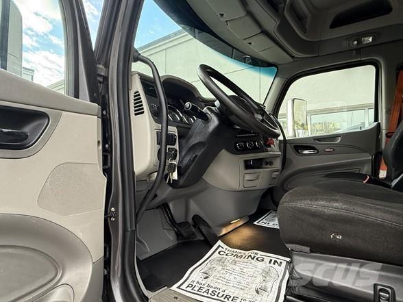 Peterbilt 567 Camiones tractor