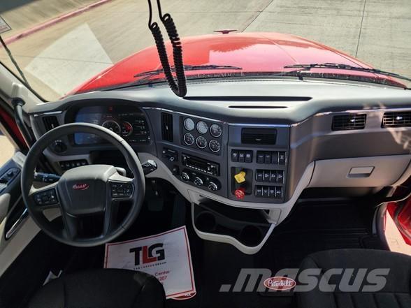 Peterbilt 567 Camiones tractor