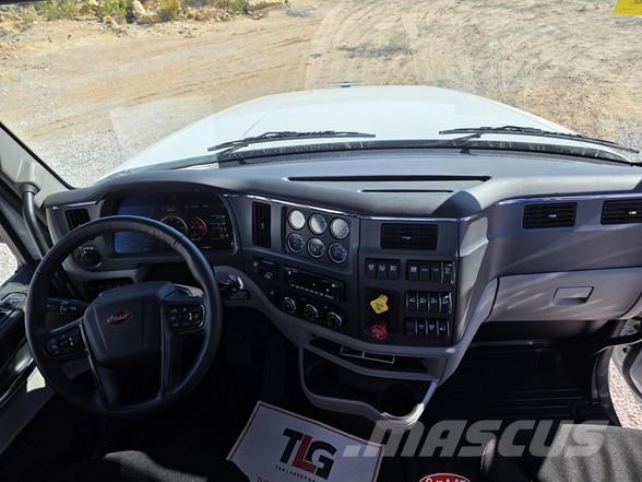 Peterbilt 567 Camiones tractor