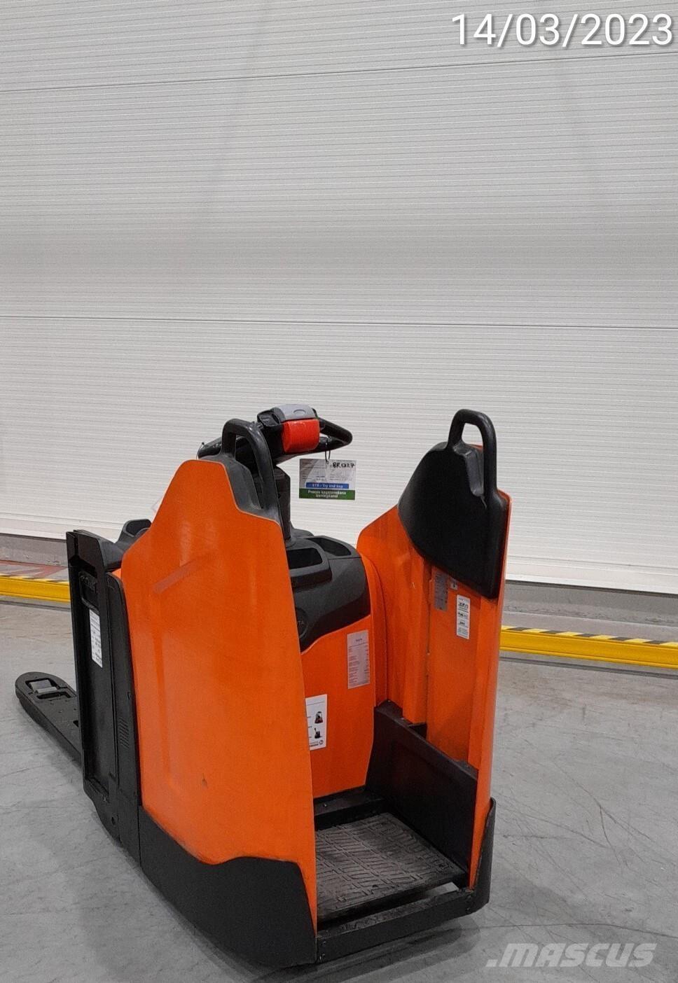 BT LPE200 Montacargas con plataformas de baja elevación